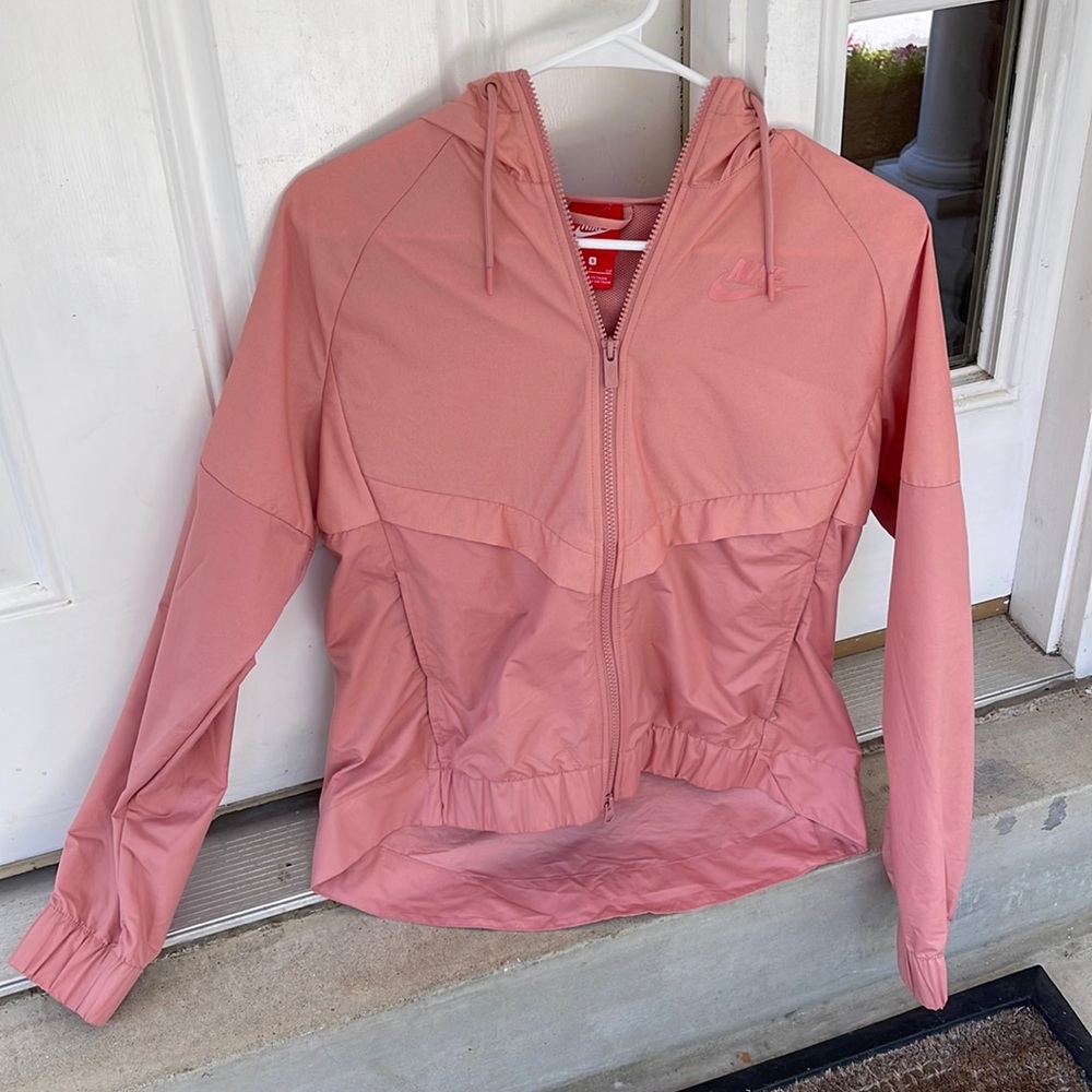 NWOT Nike Womens Windbreaker